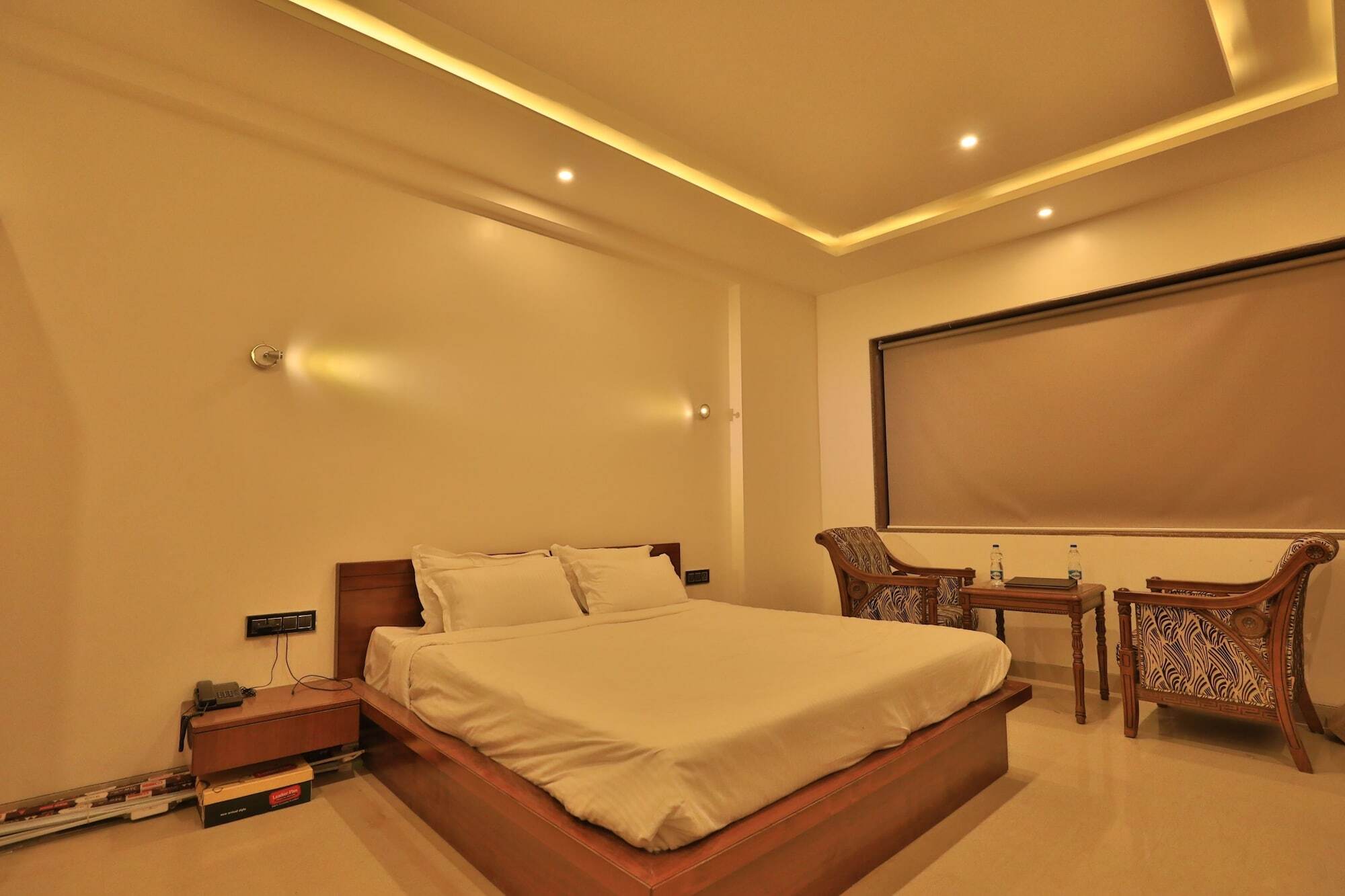 Hotel Tania Searock Daman Exterior photo